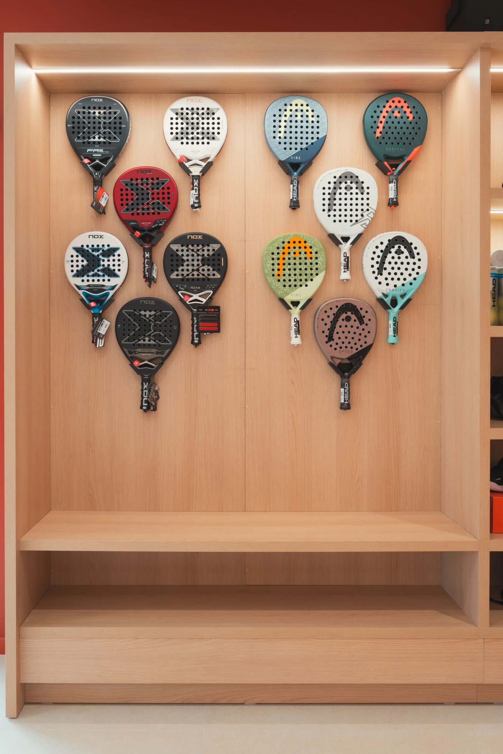 Pro shop, raquettes et accessoires de padel, Atlas Padel, club de padel indoor, Saint-Geours-de-Maremne, dans les Landes